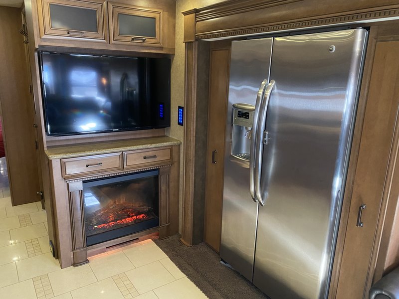 2014 44U, Class A Diesel RV For Sale By Owner in Goodyear, Arizona