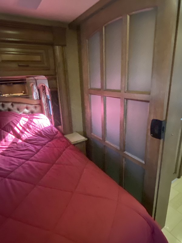 2014 44U, Class A Diesel RV For Sale By Owner in Goodyear, Arizona