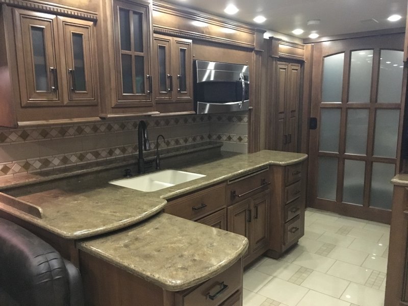 2014 44U, Class A Diesel RV For Sale By Owner in Goodyear, Arizona