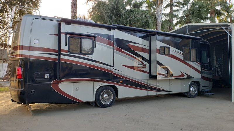 2009 Monaco Cayman 37PBQ, Class A - Diesel RV For Sale By Owner in