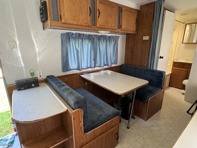 1999 Fleetwood Mallard 255G, 5th Wheels RV For Sale By Owner in Bristol