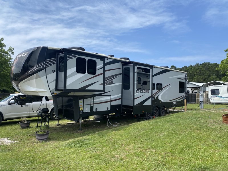 Used 2021 Heartland Cyclone HD Edition 4006 for Sale by Owner in Sneads