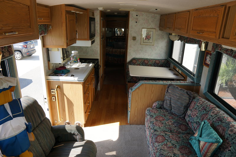 1995 Fleetwood Pace Arrow 33\'L, Class A - Gas RV For Sale By Owner in