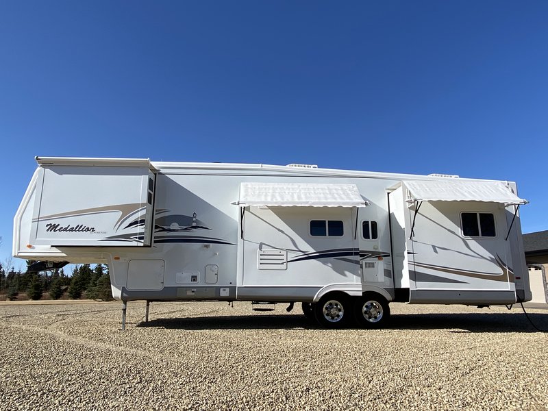 2006 McKenzie Medallion 36SKQ, 5th Wheels RV For Sale By Owner in