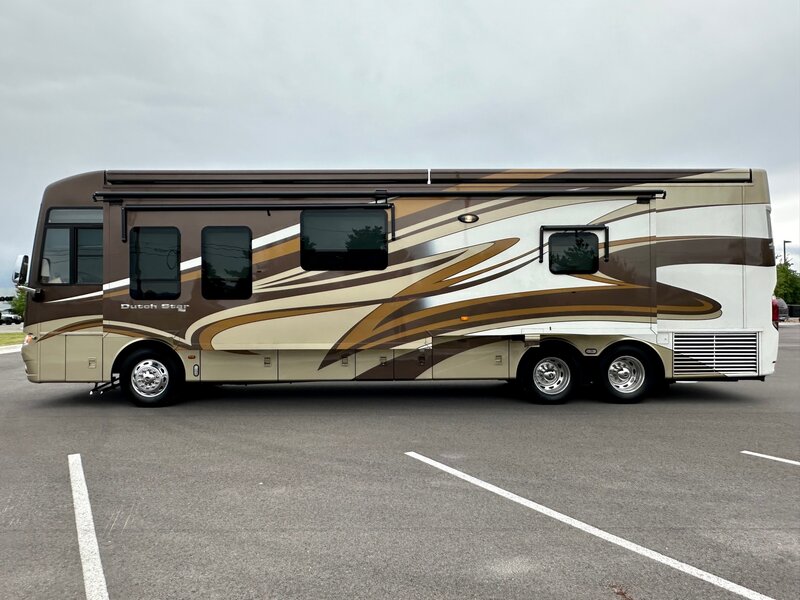 Used 2015 Newmar Dutch Star 4018 for Sale by Owner in Kalispell ...