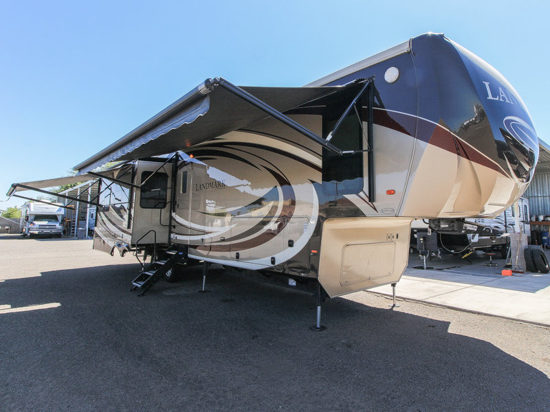 2014 Heartland Landmark San Antonio, 5th Wheels RV For Sale By Owner in