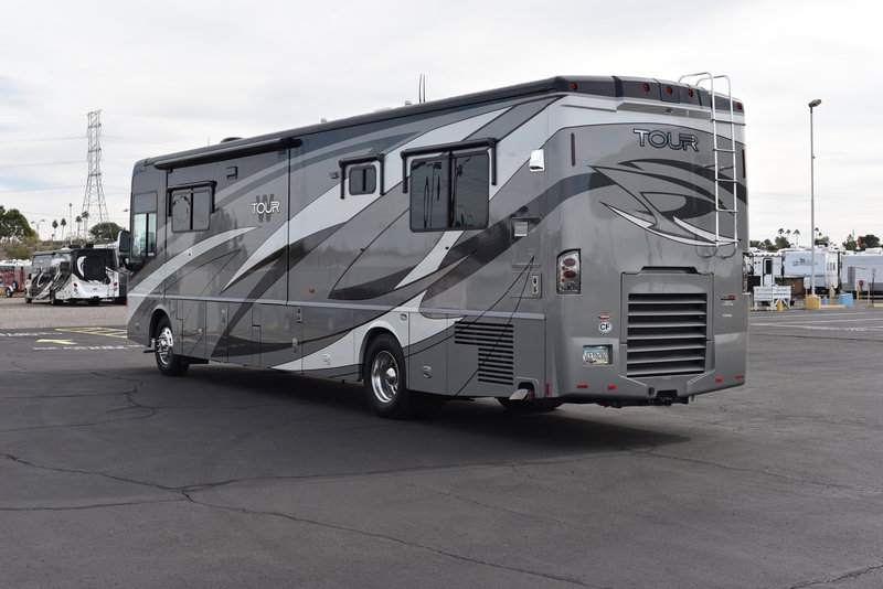 2009 Winnebago Tour 40WD, Class A Diesel RV For Sale By Owner in Surprise, Arizona