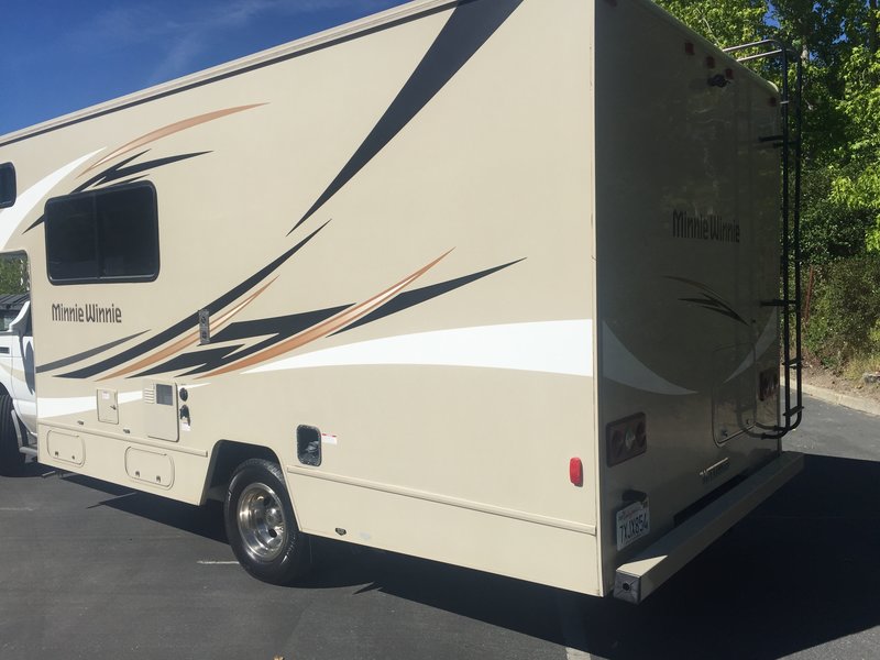 2016 Winnebago Minnie Winnie 22R, Class C RV For Sale By Owner in Santa