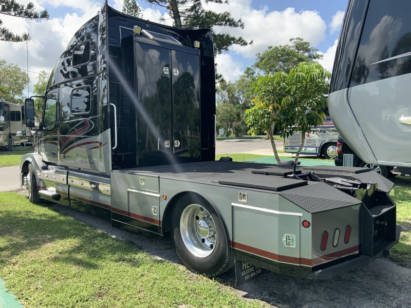 2009 Volvo 780, Trucks RV For Sale By Owner in Ft lauderdale , Florida