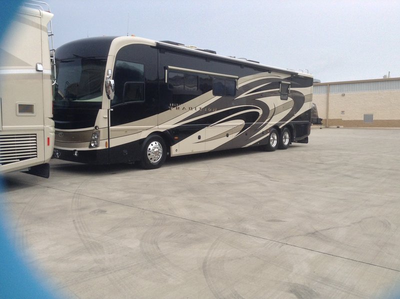 2008 American Coach American Tradition 42C Bath & A Half, Class A ...