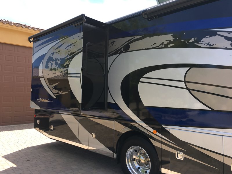 2019 Fleetwood Southwind 37F, Class A Gas RV For Sale By Owner in