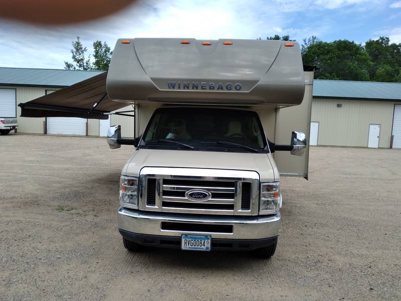Used 2016 Winnebago Minnie Winnie Premier 27Q for Sale by Owner in