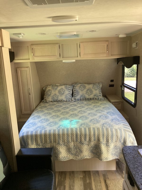 2018 Winnebago Micro Minnie 2106FBS, Travel Trailers RV For Sale By