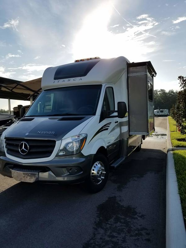 2014 Itasca Navion IQ 24V, Class C RV For Sale By Owner in Tampa