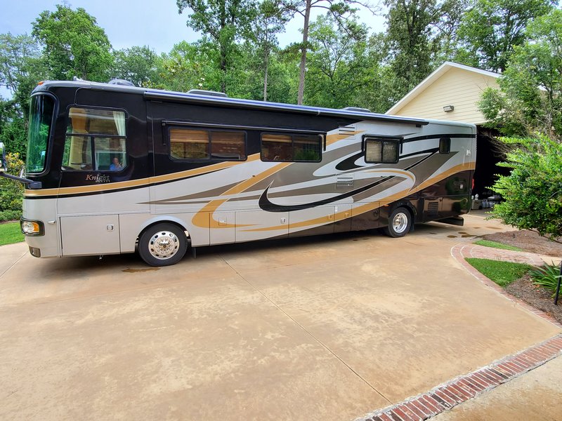 2008 Monaco Knight 40DFT, Class A Diesel RV For Sale By Owner in