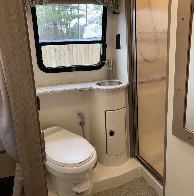 2019 Coach House 272XL FR, Class B+ RV For Sale By Owner in Plattsburgh