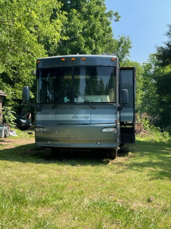2005 Winnebago Journey 34H, Class A Diesel RV For Sale By Owner in