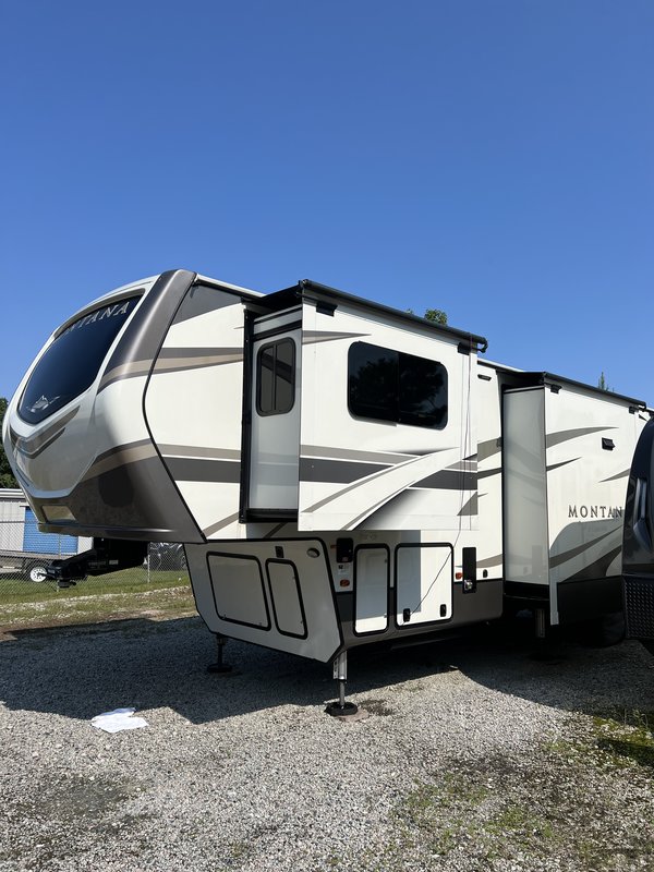 2020 Keystone Montana 3761FL, 5th Wheels RV For Sale By Owner in Myrtle