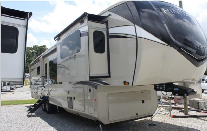 Used 2021 Jayco Pinnacle 38 FLGS for Sale by Owner in East flat rock