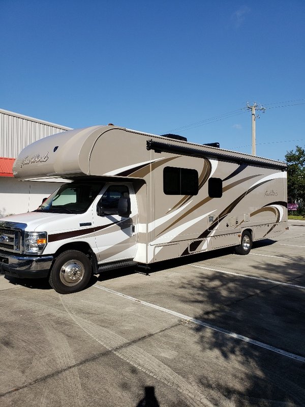 2015 Thor Motor Coach Four Winds 31W, Class C RV For Sale By Owner in
