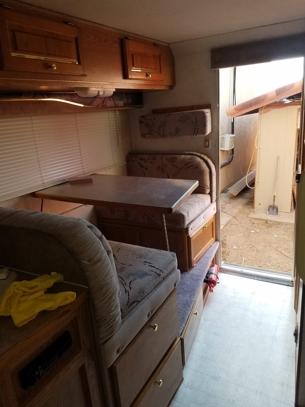 1998 Bigfoot RV 3000 BIGFOOTRV, Truck Campers RV For Sale By Owner in
