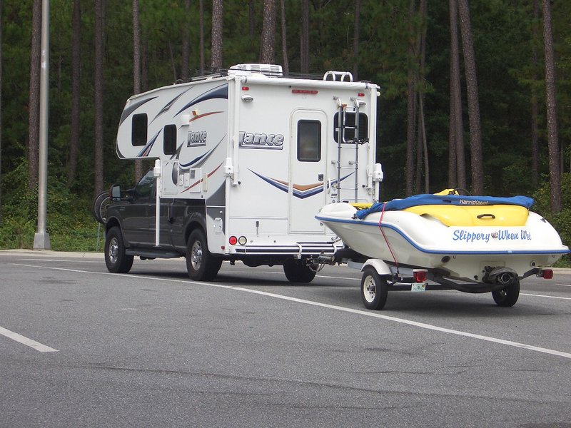 2012 Lance Shortbed 855S**, Truck Campers RV For Sale By Owner in Saint