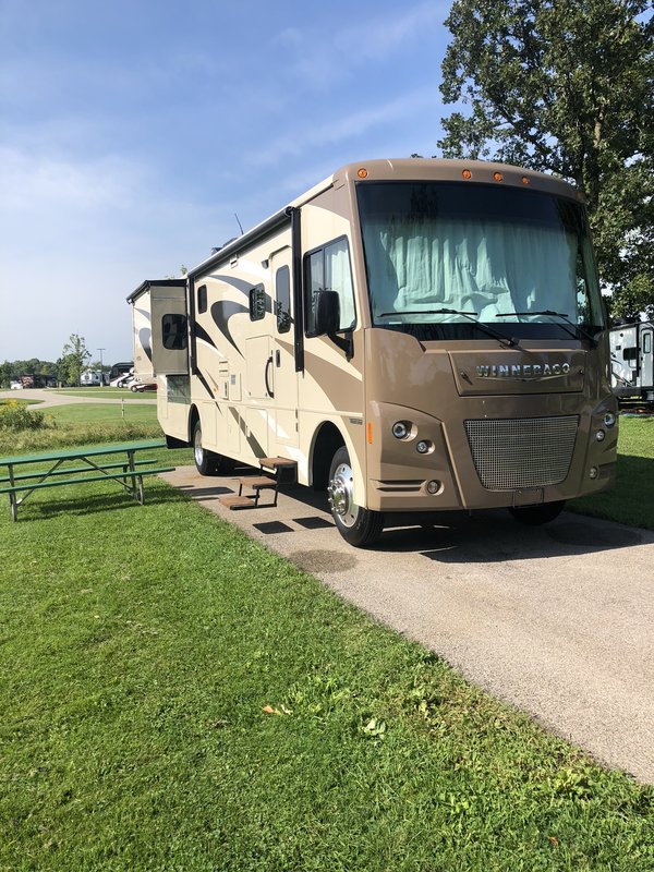 2015 Winnebago Vista 35F, Class A Gas RV For Sale By Owner in Elgin, Illinois 243420