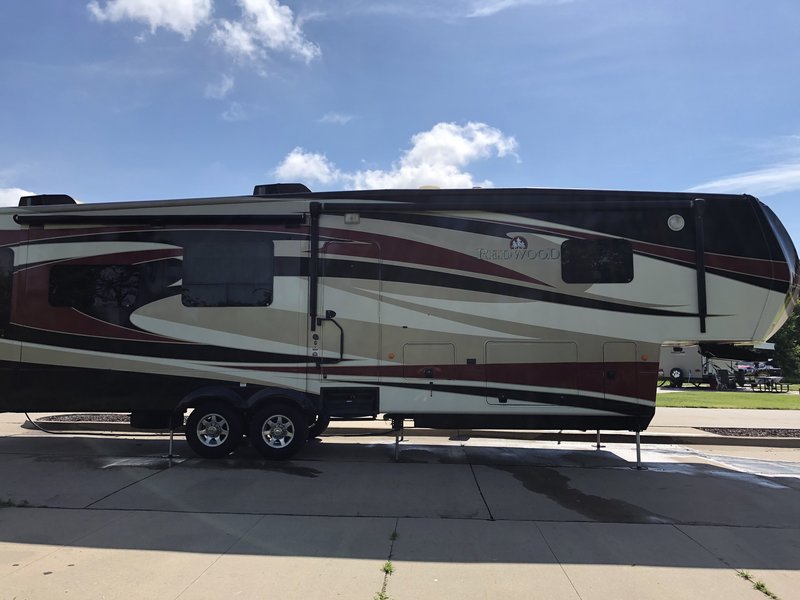 2013 Redwood RV 36RL, 5th Wheels RV For Sale By Owner in Des moines, Iowa 329123
