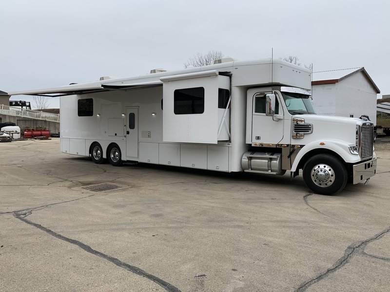 2017 NRC Conversion 42' Box Conversion, Class C RV For Sale By Owner in