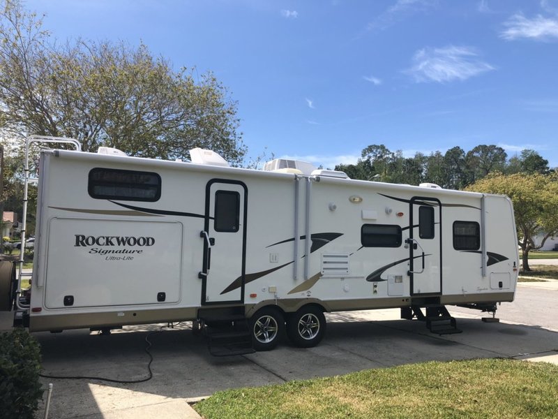 2013 Forest River Rockwood Signature Ultra Lite 8312SS, Travel Trailers RV For Sale By Owner in 2013 Forest River Rockwood Signature Ultra Lite