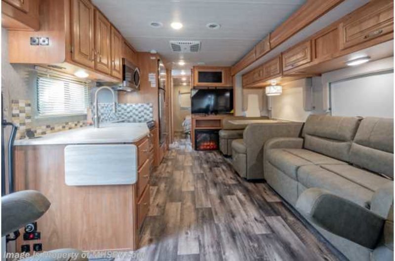 2019 NeXus RV Maybach 32M, Class A Gas RV For Sale By Owner in Hampton falls, New Hampshire