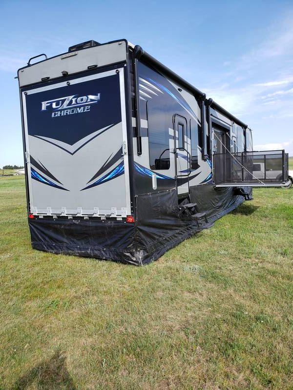 2016 Keystone Fuzion chrome 420 chrome pkg, Toy Haulers 5th Wheels RV