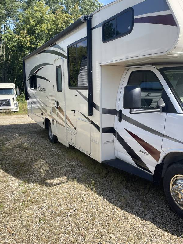 2018 Coachmen Freelander 27QB, Class C RV For Sale By Owner in Gilberts