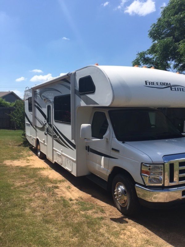 2013 Thor Motor Coach Freedom Elite 28Z, Class C RV For Sale By Owner