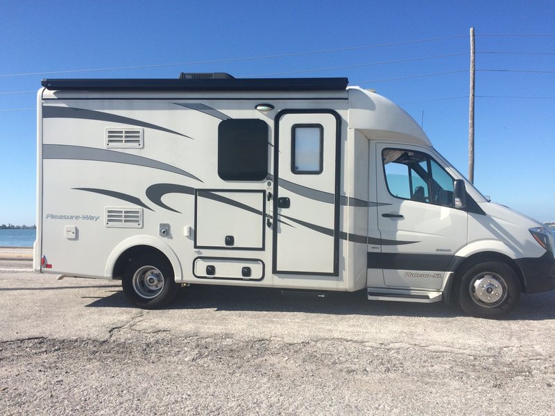 2015 Pleasure-Way Plateau XLMB, Class B+ RV For Sale By Owner in Saint ...