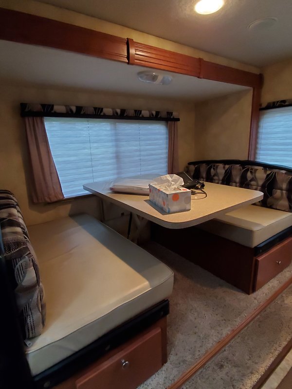 2013 Northwood Arctic Fox 1140 with Dry Bath, Truck Campers RV For Sale