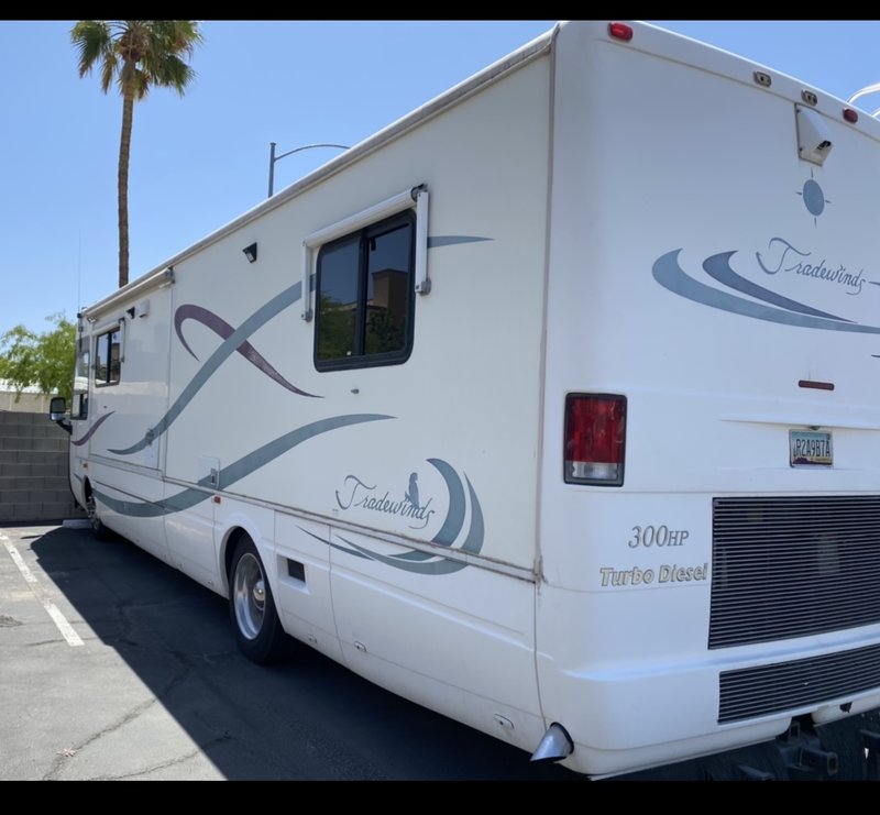 1999 National RV Tradewinds 7371, Class A Diesel RV For Sale By Owner