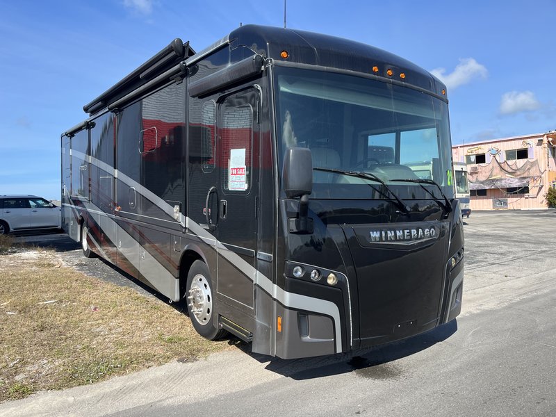 Used 2021 Winnebago Forza 38F for Sale by Owner in Venice, Florida RVT