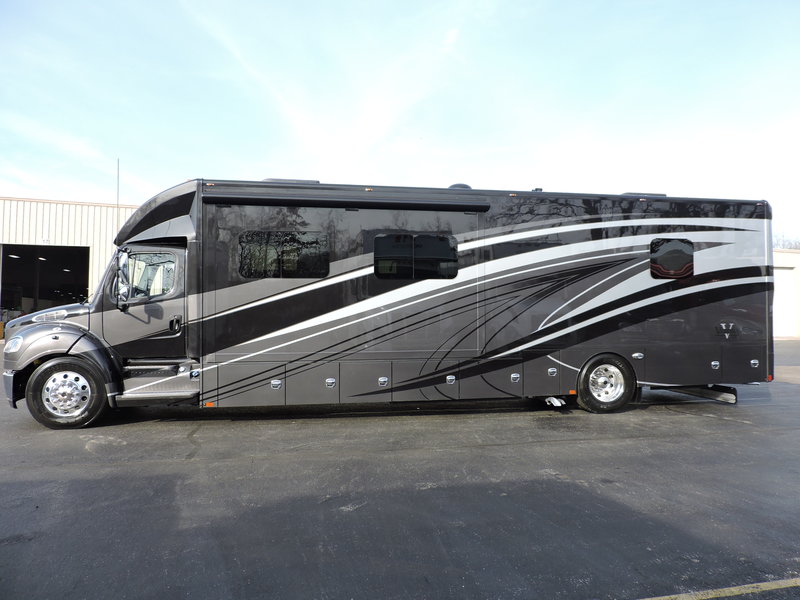 2017 Renegade Verona LE LTS, Class C RV For Sale By Owner in Marietta