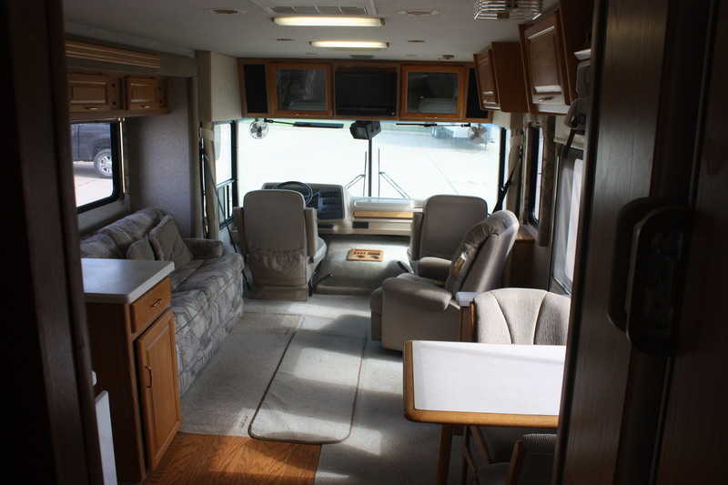 1999 National RV Dolphin 5370, Class A Gas RV For Sale in Burleson