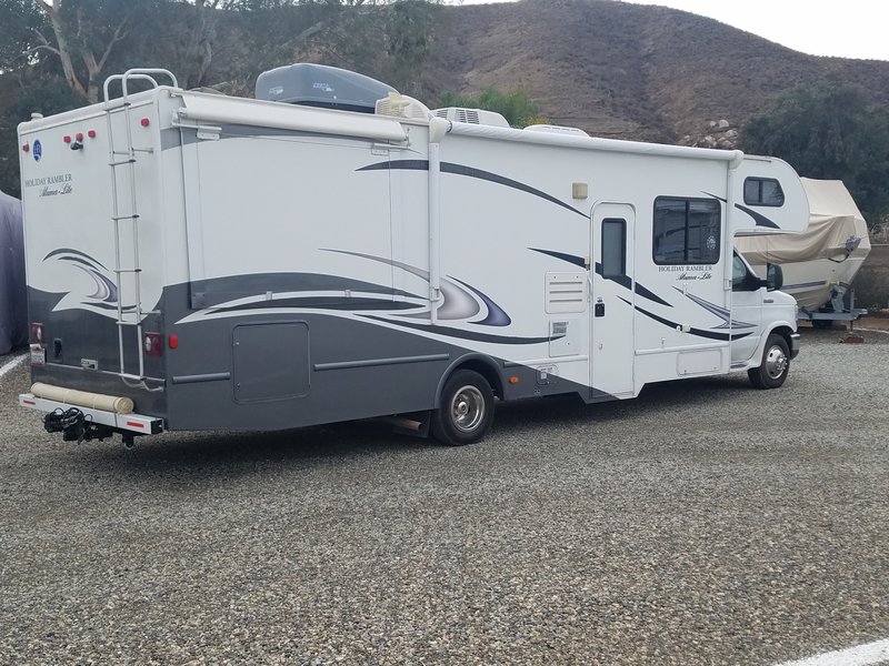 2011 Holiday Rambler AlumaLite 31SFD, Class C RV For Sale By Owner in