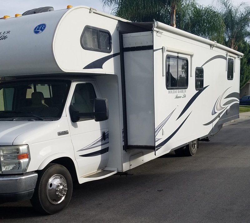2011 Holiday Rambler AlumaLite 31SFD, Class C RV For Sale By Owner in