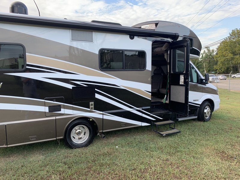2017 Winnebago View 24G, Class C RV For Sale By Owner in Longview