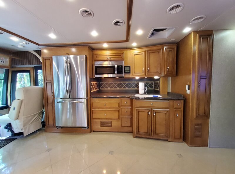 Used 2013 Newmar Ventana 3433 for Sale by Owner in Big Flats, New York