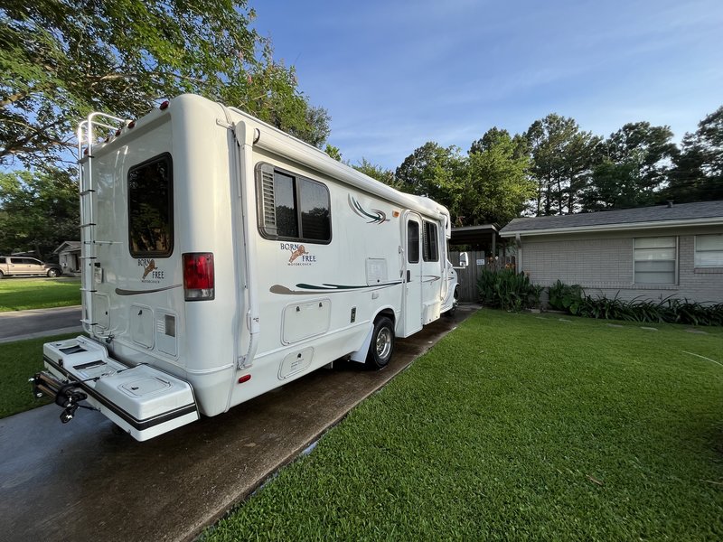 2004 Born Free 26RSB, Class C RV For Sale By Owner in Lufkin, Texas