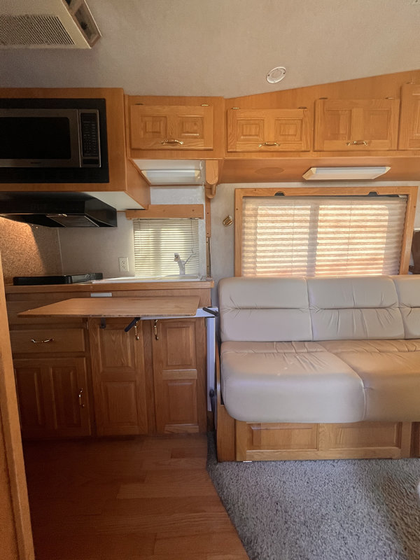 2004 Born Free 26RSB, Class C RV For Sale By Owner in Lufkin, Texas