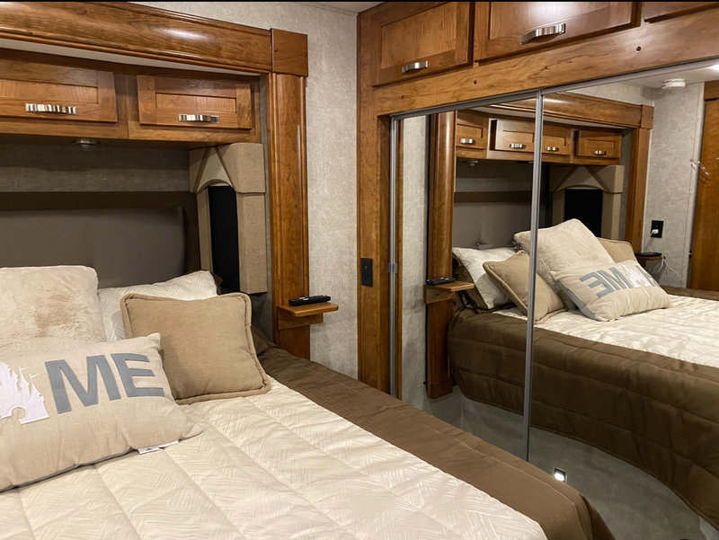 2022 Renegade Valencia 38RW, Class C RV For Sale By Owner in Dayton, Tennessee 515496