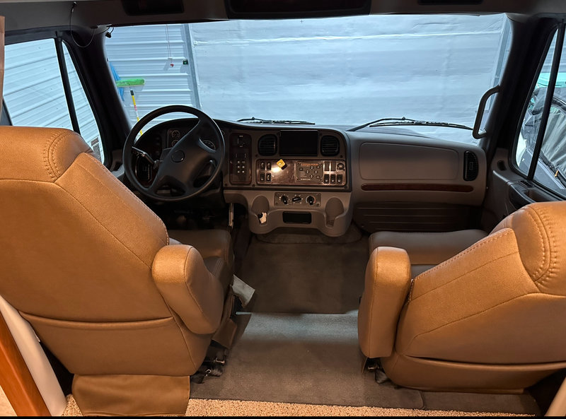 2022 Renegade Valencia 38RW, Class C RV For Sale By Owner in Dayton, Tennessee 515496