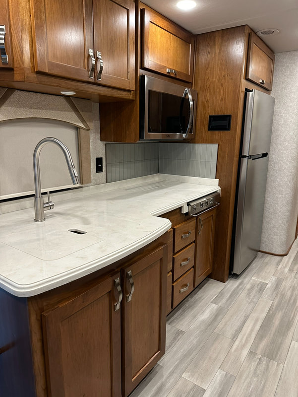 2022 Renegade Valencia 38RW, Class C RV For Sale By Owner in Dayton, Tennessee 515496